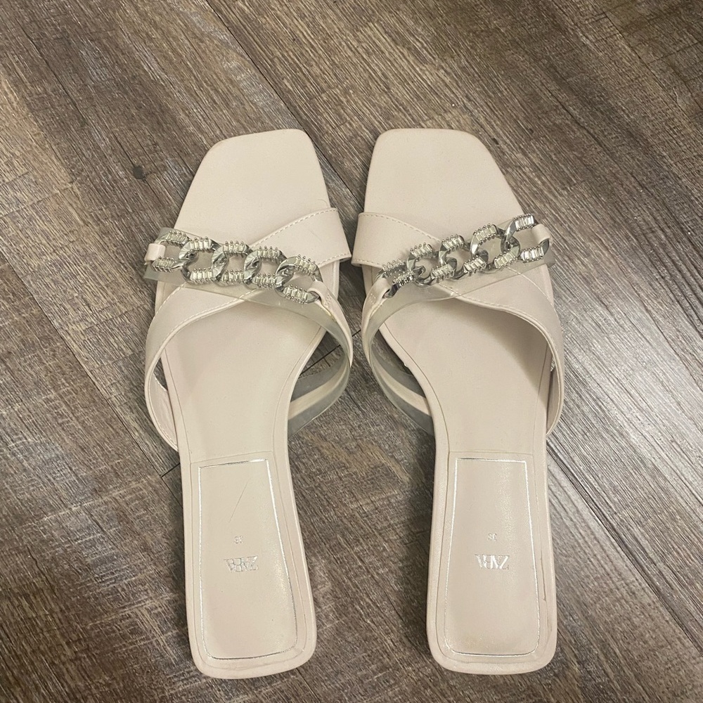 Zara slides